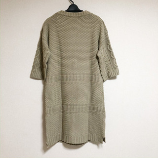 美品titivateアラン模様ニットワンピースの画像