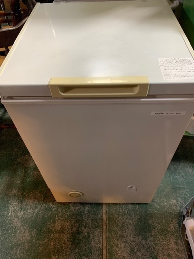サンヨー　冷凍庫　102L 古いですがまだまだ使えます