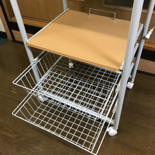 パソコンデスクの画像