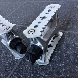 Cinelli チネリ　ピストバイク　街乗りクロスバイク　イタリア3大ブランド（コルナゴ、デローザ、チネリ） の一角の画像