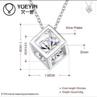 シルバーキューブCZネックレスの画像