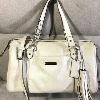 COACHコーチ メタリック白レザー2wayショルダー斜めがけ ...