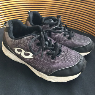 子供靴 21.5㎝ UNLIMITIV