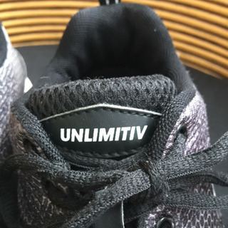 子供靴 21.5㎝ UNLIMITIVの画像