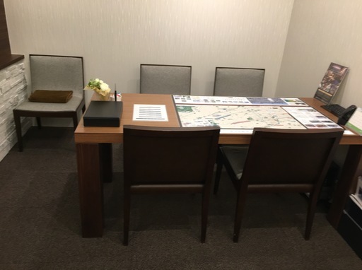 事務所・店舗などに！　デスク・チェアセット　応接室　商談室　3セットございます