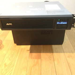 サーバーラック用無停電電源装置