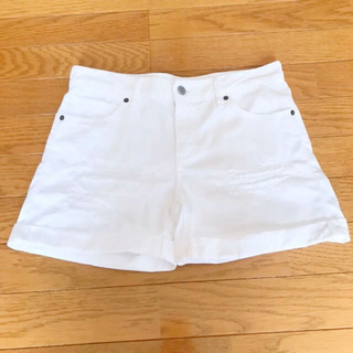 ユニクロ　ボーイフレンドフィットデニム　ショートパンツの画像