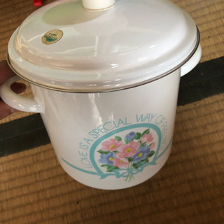 ホーロー容器