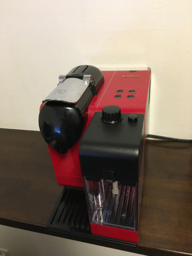 ネスプレッソ　コーヒーメーカー