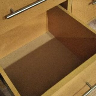 沢山入ります✨木の収納家具の画像