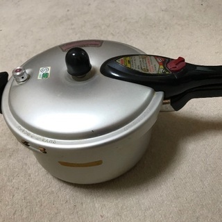 圧力鍋さしあげます