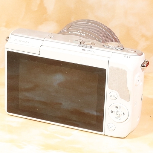 ★美品級&自撮り&スマホ転送★キヤノン M10 レンズキット