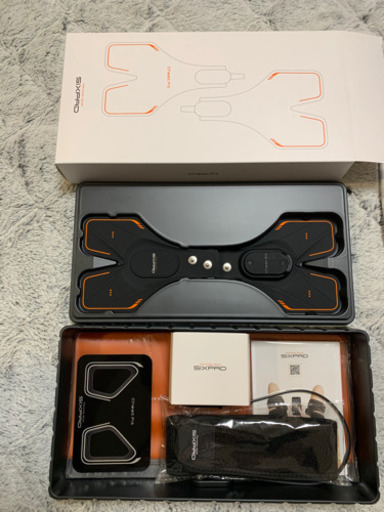 最終値下げ（安いです）シックスパッド　ボディーフィット2×2個　チェストフィット