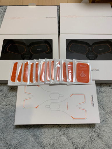 最終値下げ（安いです）シックスパッド　ボディーフィット2×2個　チェストフィット