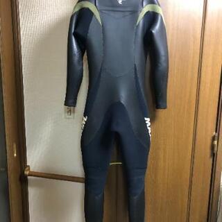 セミドライフルスーツ