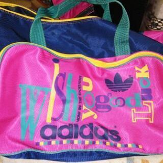 adidas ミニーバックの画像