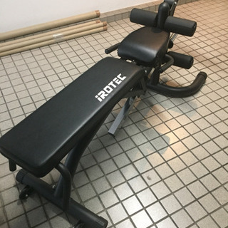アイロテックベンチ、レッグカール
