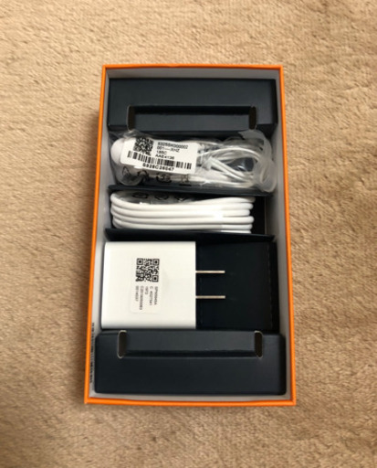 モトローラ　moto e5 フラッシュグレー　美品