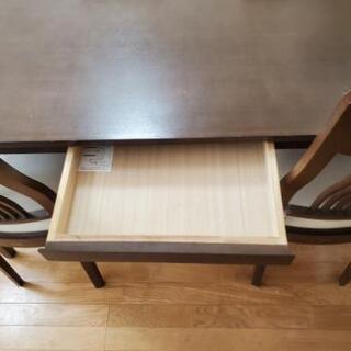 【三軒茶屋】ダイニングテーブルの画像