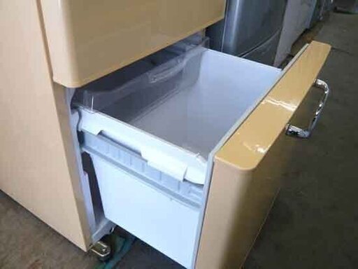 札幌 訳アリ 255L 2005年製 3ドア冷蔵庫 日立 R-26VLV 黄色 イエロー アンティーク風 カワイイ 200Lクラス