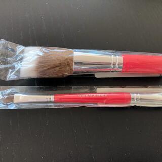 ベアミネラル・フェザーライトフェイスブラシ＆テーパードシャドウブ...