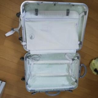 スーツケースの画像