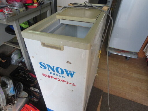 雪印ストッカー　別館倉庫においてます