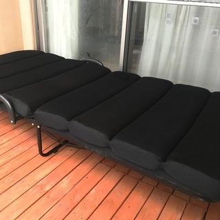 折りたたみベッドの画像