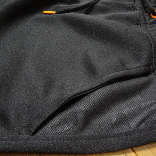 OUTDOORパンツ　伸縮素材で運動しやすいですの画像