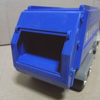 ゴミ収集車　清掃車　欠品あり　　中古品　全長24センチくらいの画像