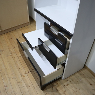 食器棚・レンジ台　幅90cm　鏡面ブラック木目【新品・小キズあり】の画像