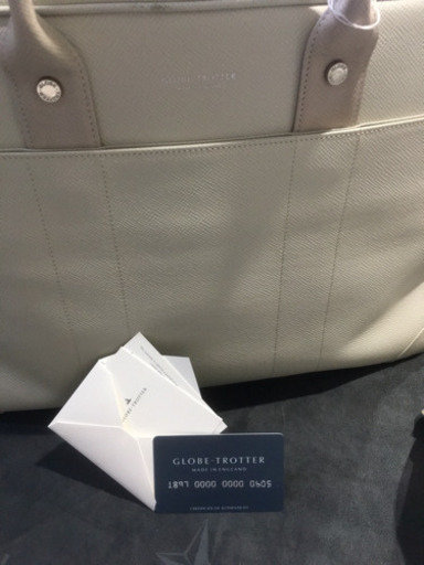 新品GLOBE TROTTERブリーフケース