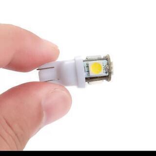 LED T10ウェッジ ホワイト  6個入りの画像