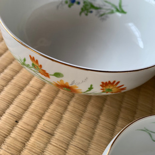 湯呑みと鉢のセットの画像