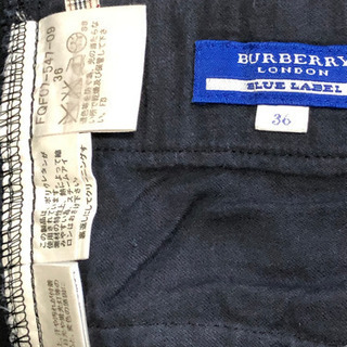 【最終値下:美品バーバリーパンツ】バーバリーブルーレーベルのパンツ36サイズの画像