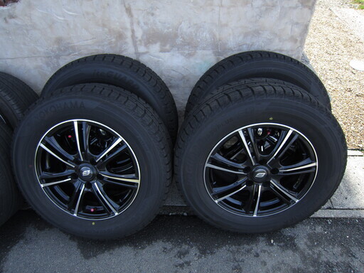 決定済み　受け渡し待ち　ほんとに最終　緊急　値下げ！！！！ いまが買い時！！　　バリ山　215/65R16 適合車種多数　ホイルも美品