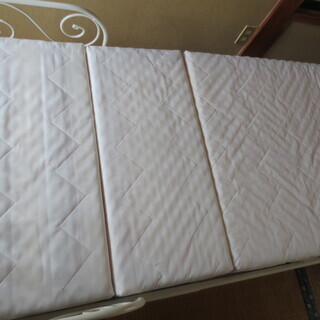 ＩＫＥＡ　MINNEN　伸長式ベッドフレームマットレスすのこ付き　値下げしました。の画像