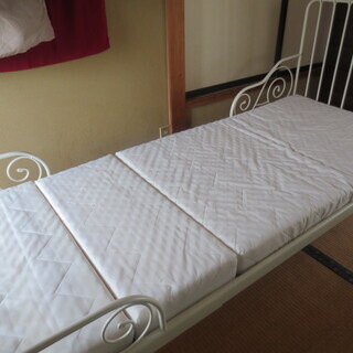 ＩＫＥＡ　MINNEN　伸長式ベッドフレームマットレスすのこ付き　値下げしました。の画像