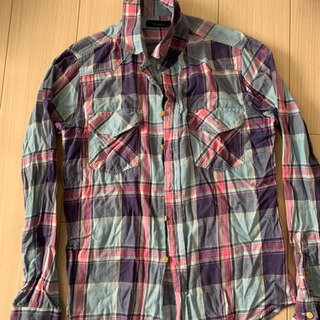 チェックシャツです