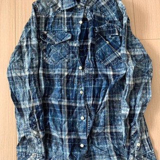 青チェックシャツ