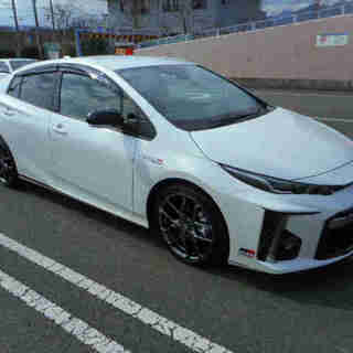 トヨタ　プリウスPHV　ＳナビGRスポーツ　H29年式　パール　