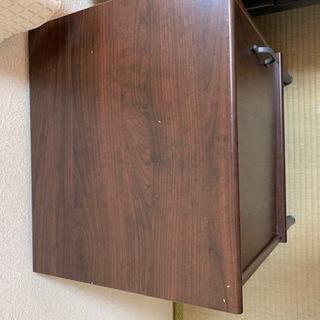 ベッドサイドテーブルの画像