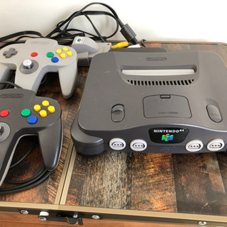 NINTENDO64本体、コントローラー×2点　セットの画像