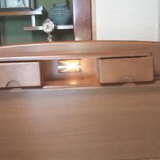 木製ベッドの画像