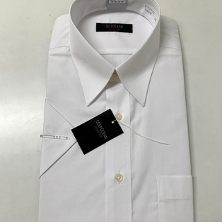 超お買い得！メンズ 夏用半袖シャツ 新品4点セット！半袖ワイシャツ 首回り38 Sサイズ 紳士 形状記憶 形状安定 男性用シャツ ビジネスの画像