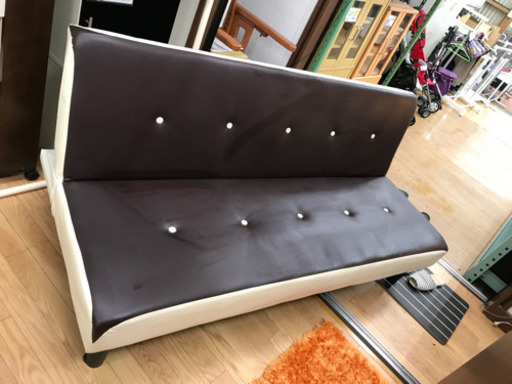 【リサイクルサービス八光　田上店　配達・設置OK】ホワイト＆ブラウン　3人掛けソファーベッド