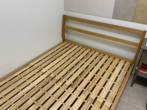 無印良品のダブルベッド　タモ材