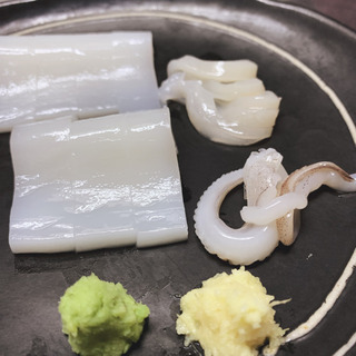 旬の魚介とお酒をアットホームに楽しめるお店◆ 名物おかみも笑顔で...