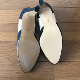 パンプス22センチの画像