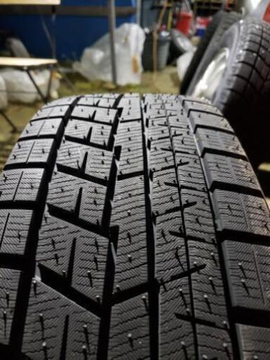 スタッドレスタイヤ　アイスガード　215/60/16　エスティマ　プリウス　ベルファイア　アルファード　カローラ